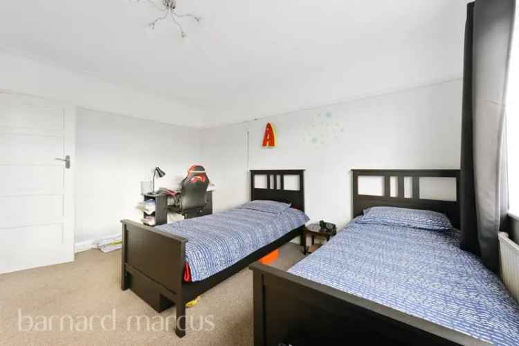 2 Double Bedroom Apartment Near Worcester Park  - Modern Kitchen & Bathroom
