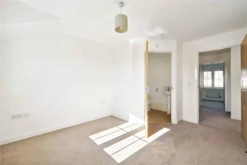 2 Bedroom Flat Hemlock Close Streatham Vale