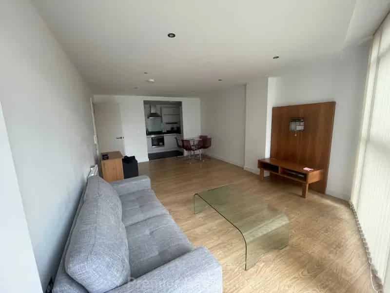 2 Bedroom Apartment Manchester City Center
