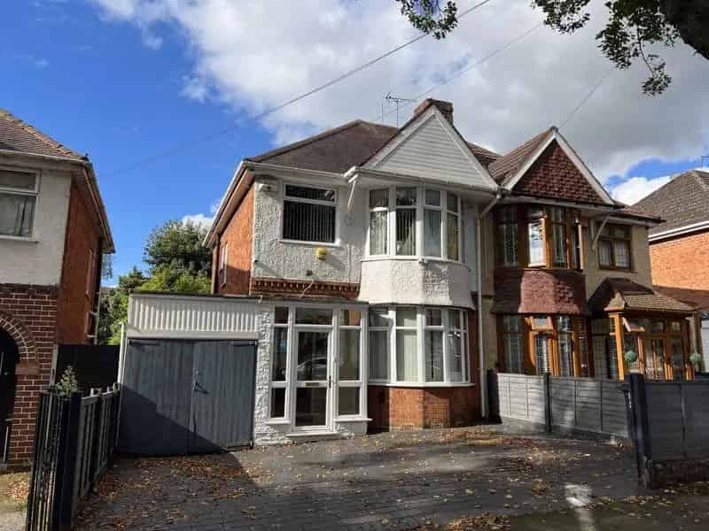 3 Bedroom Semi-Detached House for Sale