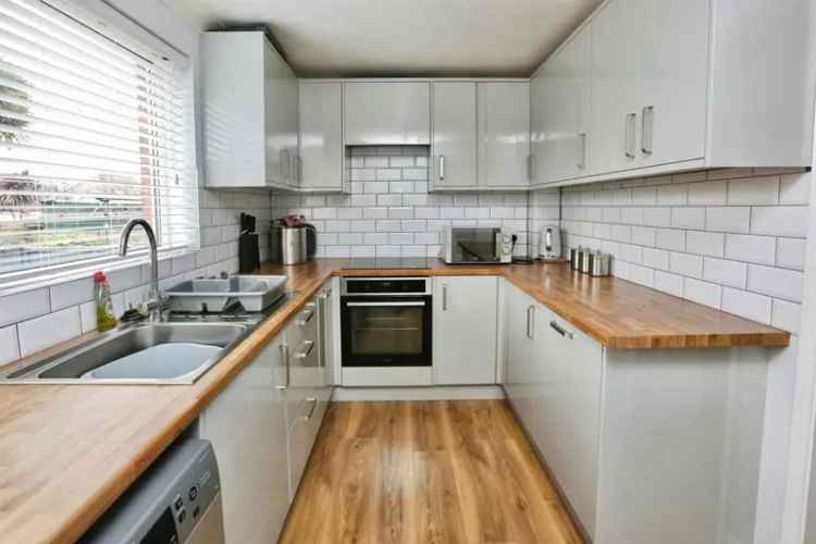 Three Bedroom Family Home Near Lee-on-the-Solent Seafront