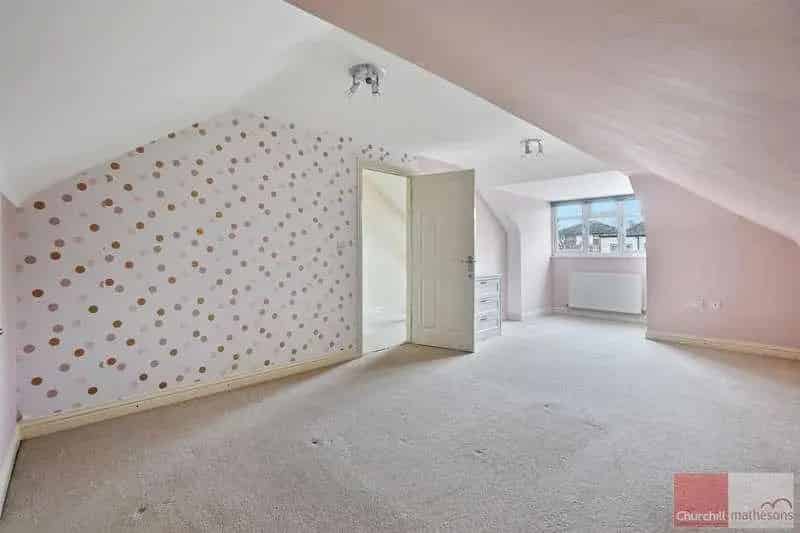 4 Bed Detached House for Sale