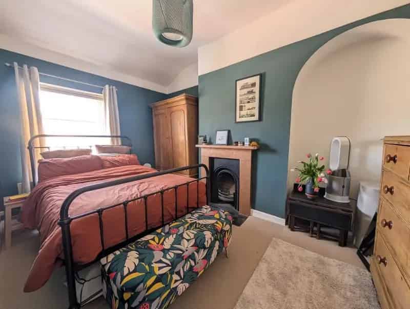 3 Bed Grade II Listed Saltaire Cottage For Sale