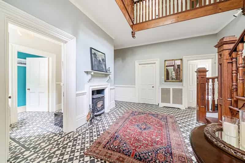 7 Bedroom Detached House for Rent St Giles Hill Winchester