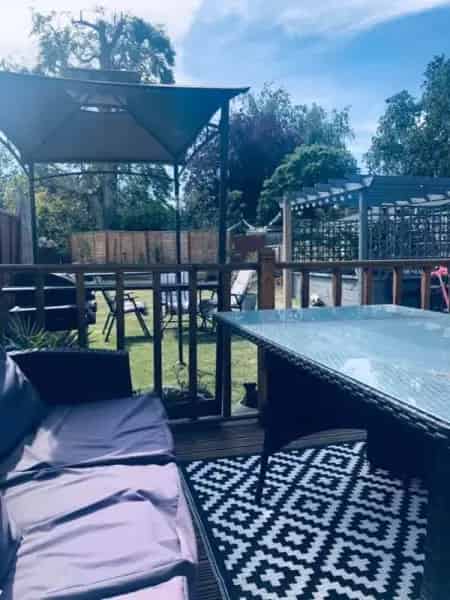 Family Home Near Schools and Parks