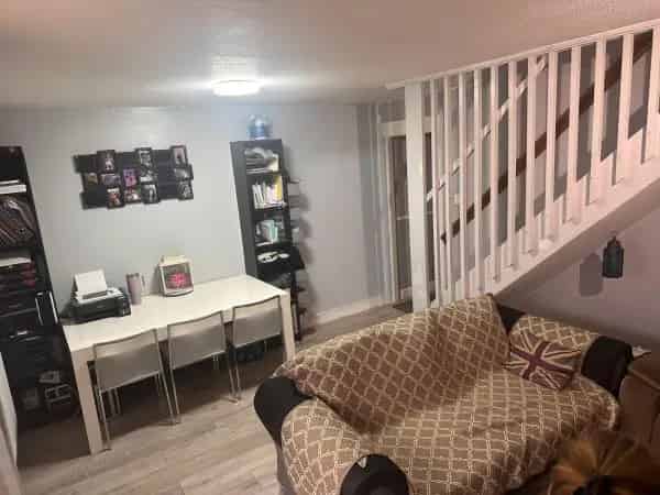 3 Bed House Large Garden Shed Near Shops Schools