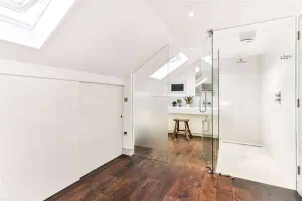 Kensington Mews House 4-Bedroom 3-Bathroom Family Home