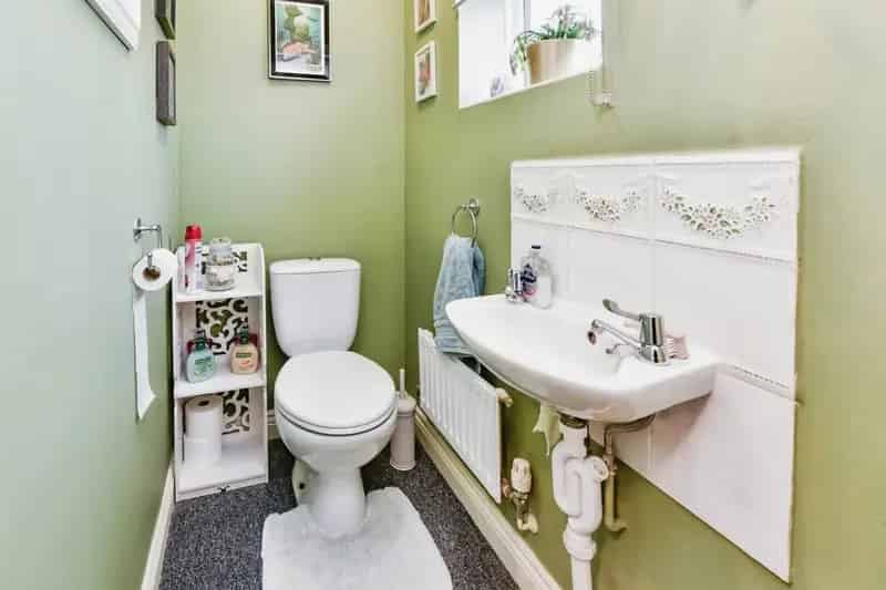 3 Bed Semi Detached House Westbury