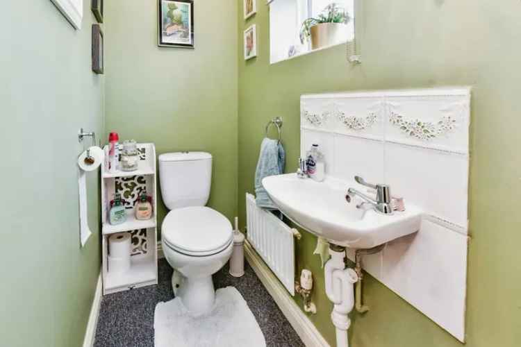 3 Bed Semi Detached House Westbury