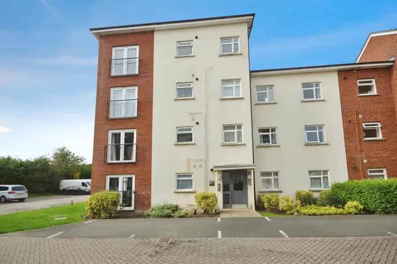 2 Bedroom Flat for Sale in Exeter