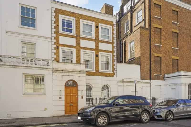 3 Bedroom End of Terrace House to Rent Knightsbridge