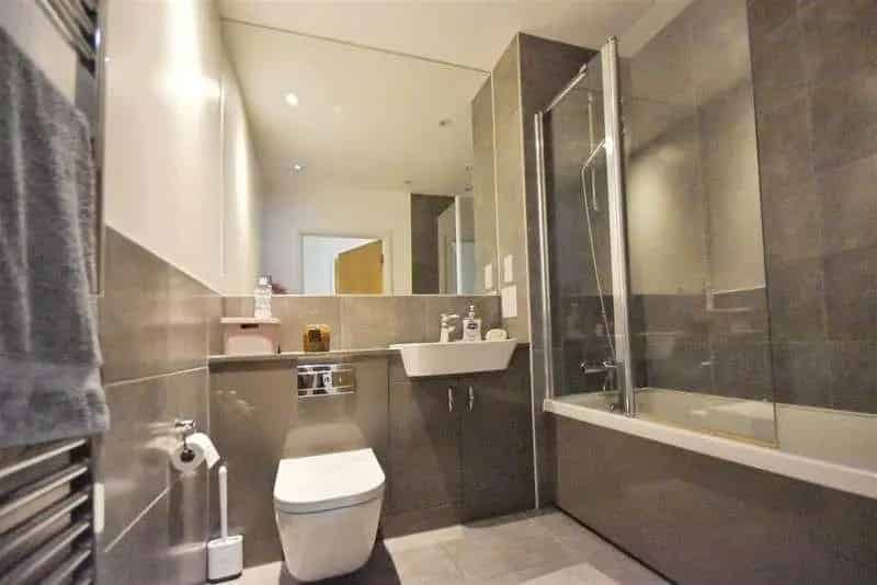 1 Bed Flat for Sale Thames View Brentford