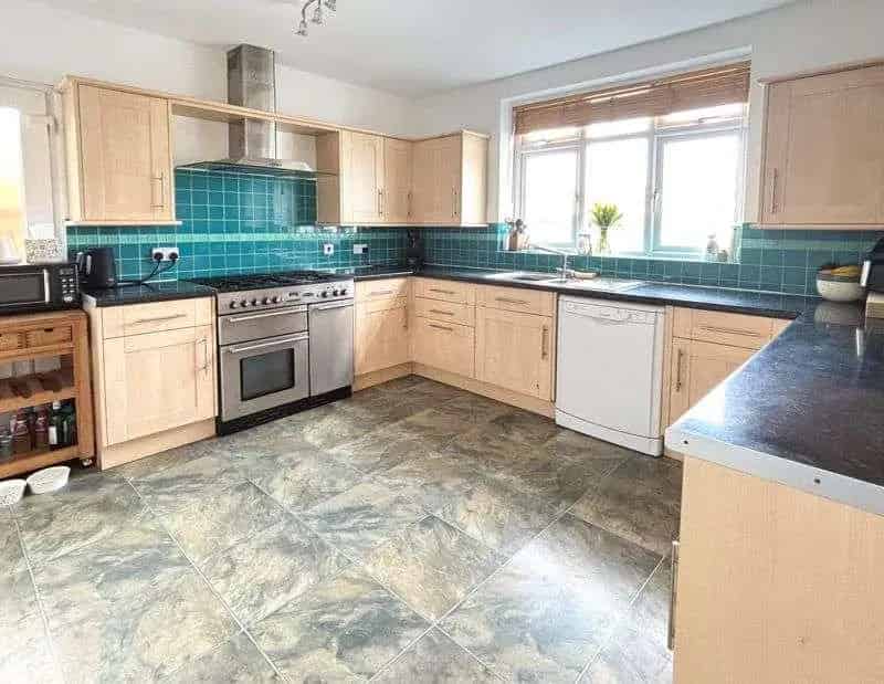 6 Bed Detached House for Sale in Gloucester