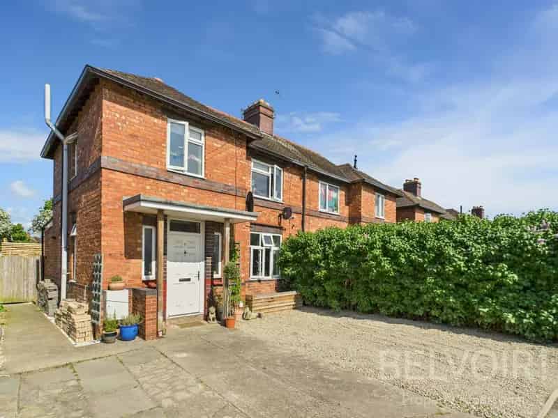 3 Bedroom Semi-Detached House Freehold Monkmoor Driveway Garden