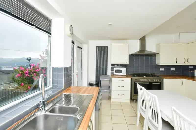 Three Double Bedroom Dorma Bungalow with River Views