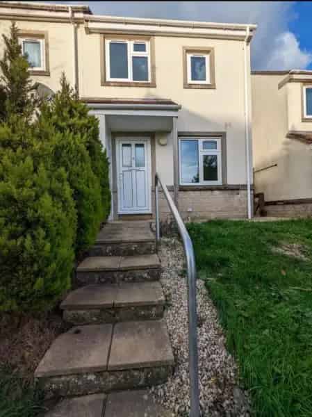 Spacious 2 Bed House with Parking and Garden
