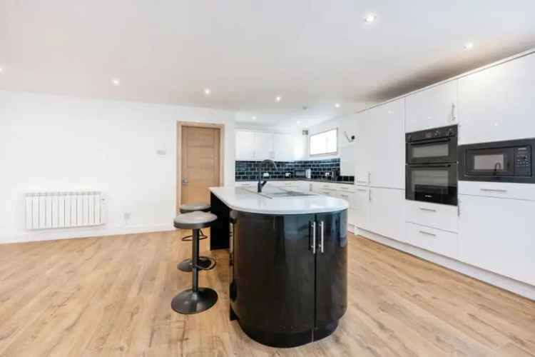 3 Bedroom Flat for Sale in Bedford Town Centre