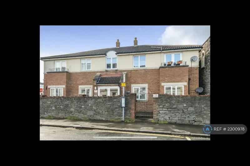2 Bedroom Flat Kingswood Two Mile Hill Available May 1st 2025