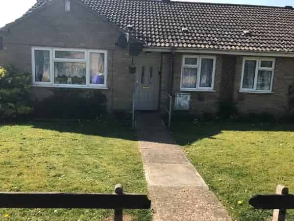 3-Bed Bungalow or 2-Bed House with Pet-Friendly Options in Mildenhall