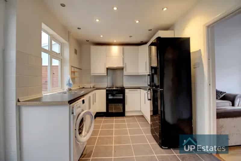 2 Bedroom Terraced House to Rent Near City Centre