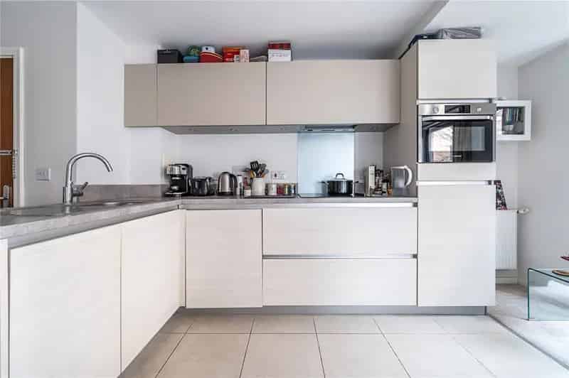 1 Bedroom Flat for Sale Near Canning Town