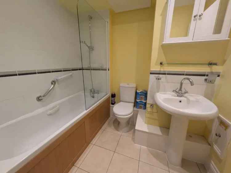 2 Bedroom Flat to Rent Folkestone Kent CT20