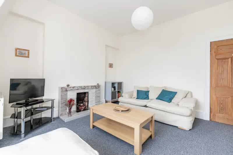 2 Bedroom Flat in Aberdeen Near University
