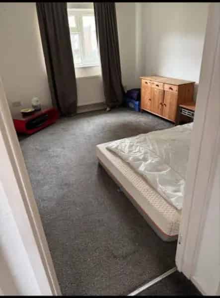 1 Bedroom Ground Floor Flat with Garden