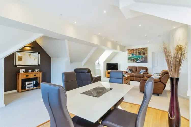 Luxury Two-Bedroom Penthouse Apartment with Roof Terrace and Countryside Views