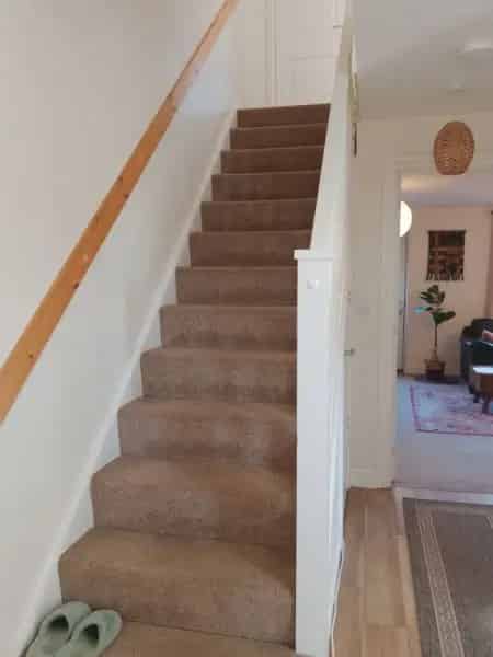 Lovely Modern 2 Bed Terrace with Garden Wet Room and Upstairs Bath