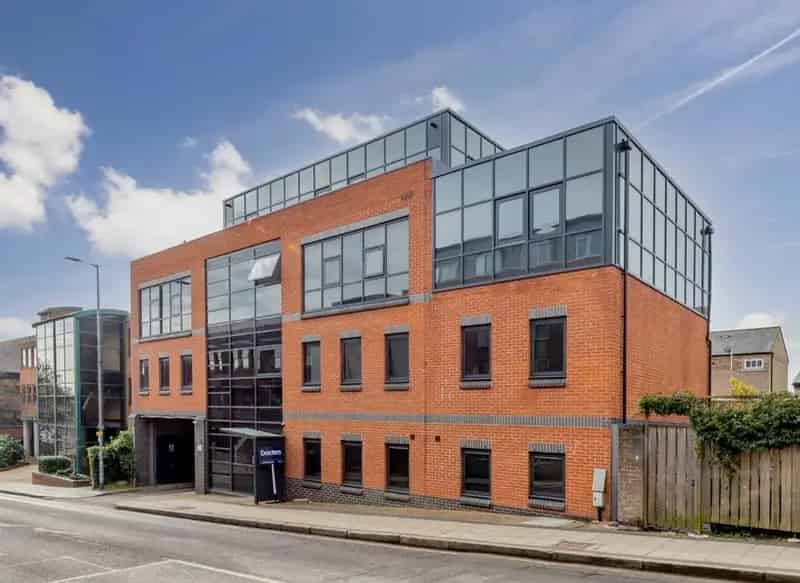 One Bedroom Apartment St Albans City Centre Balcony Parking