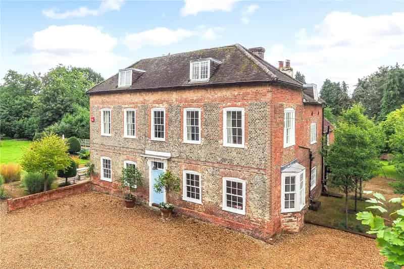 3 Bedroom Semi-Detached Cottage Petersfield