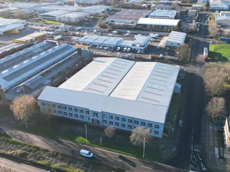 Team Valley Warehouse: 4408 sq m Refurbished Unit