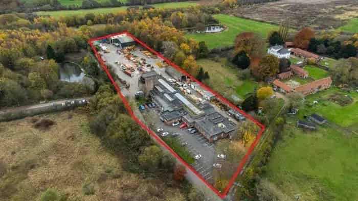 FactoryWarehouse Office Space Near Junction 28 M1