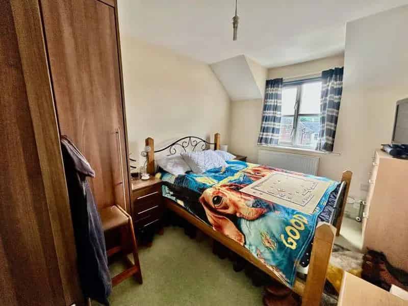 2 Bed House for Sale - Garden Garage