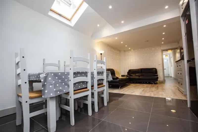 6 Bedroom Student House 2025 2026