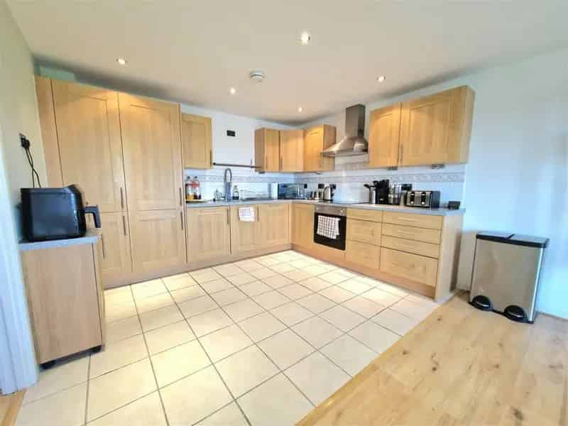 2 Bedroom Riverside Apartment near Bedford Station