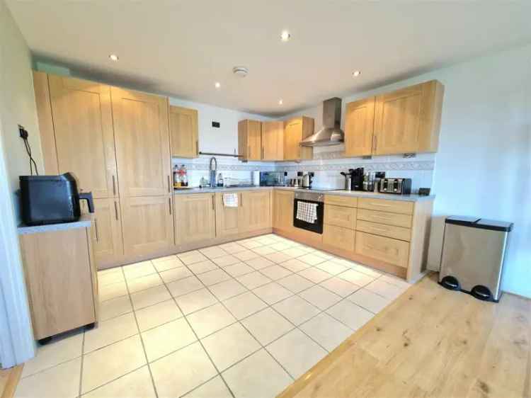 2 Bedroom Riverside Apartment near Bedford Station