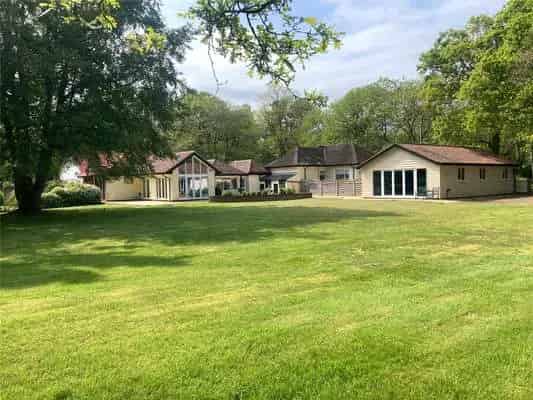 Finn Toft: Delightful House with Cottage and Games Room