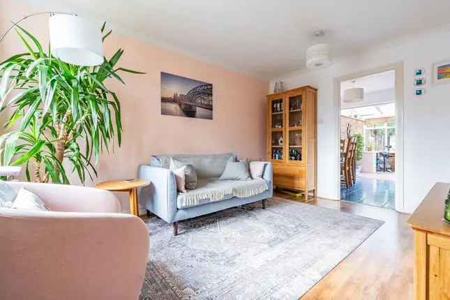 2 Bedroom Semi-Detached House for Sale in Stapleton Bristol