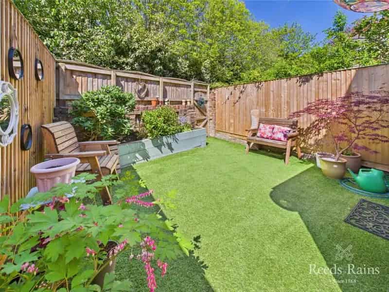 3 Bedroom Mid Terrace House for Sale Scarborough