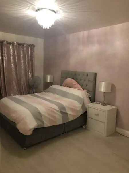 Flat For Rent in St Albans, England