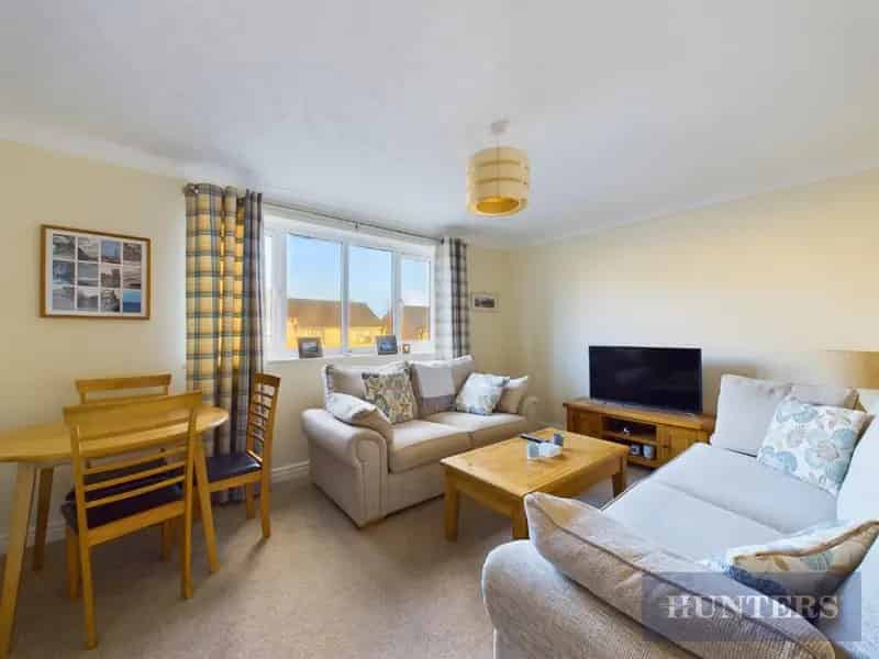 2 bedroom Flat
 To Let 
Total Size: 570 SQ FT