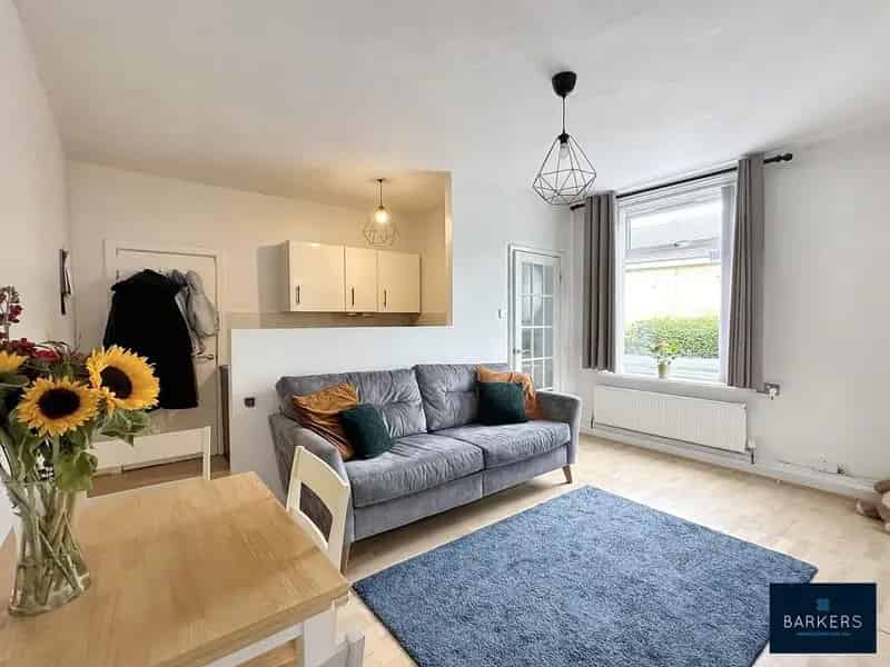 2 Bedroom End Terrace House for Sale