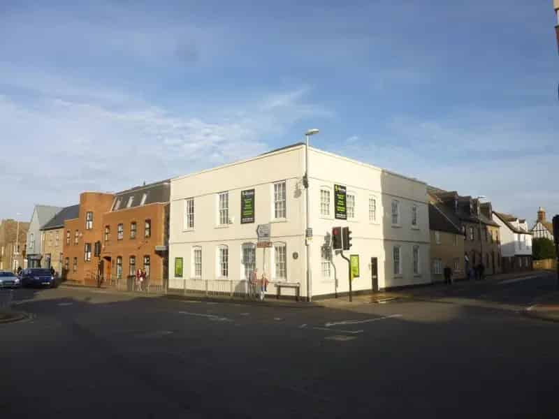 St Neots Town Centre Offices to Let