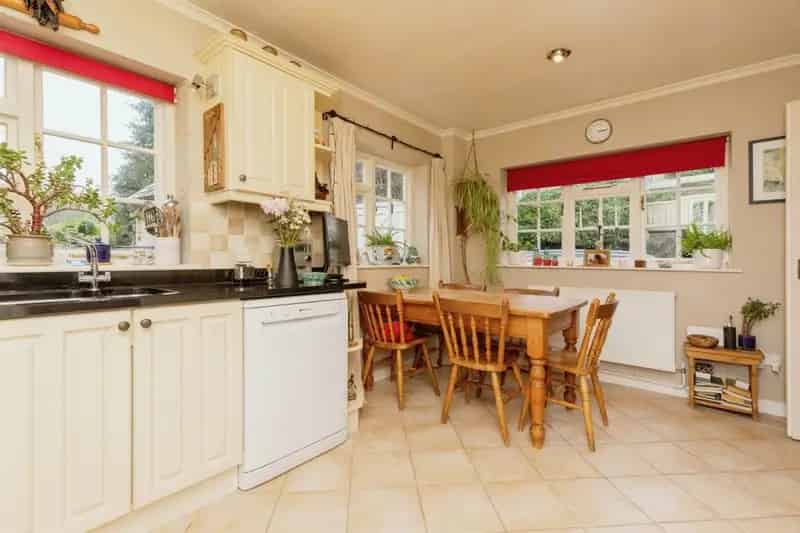 Four Bedroom Detached Family Home Westwells