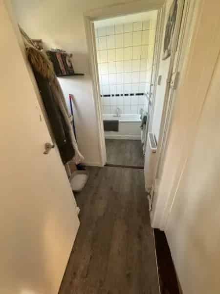 1 Bedroom Flat First Floor Gas Central Heating Garden Balcony