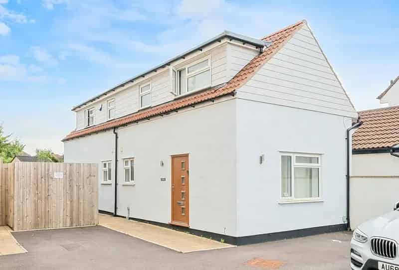 1 Bedroom Semi Detached House for Sale