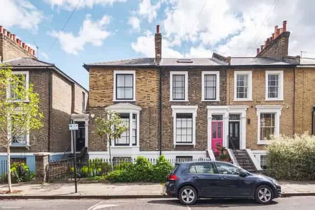 Stunning 4 Floor Family Home in London
