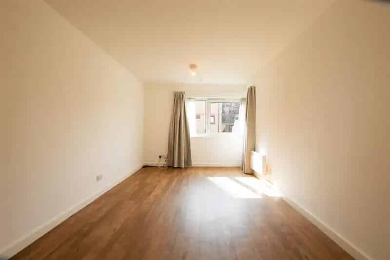 1 Bedroom Apartment House to Rent